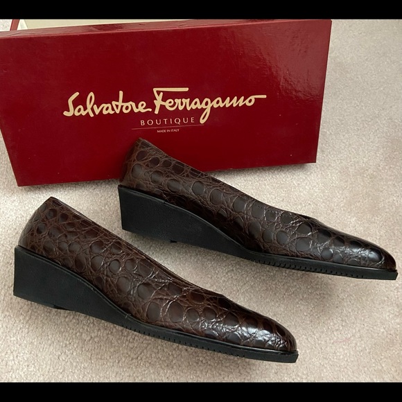 Salvatore Ferragamo Shoes - NEVER WORN! VINTAGE FERRAGAMO BROWN WEDGE CALF CROC LEATHER  Sz 8 2A (width).